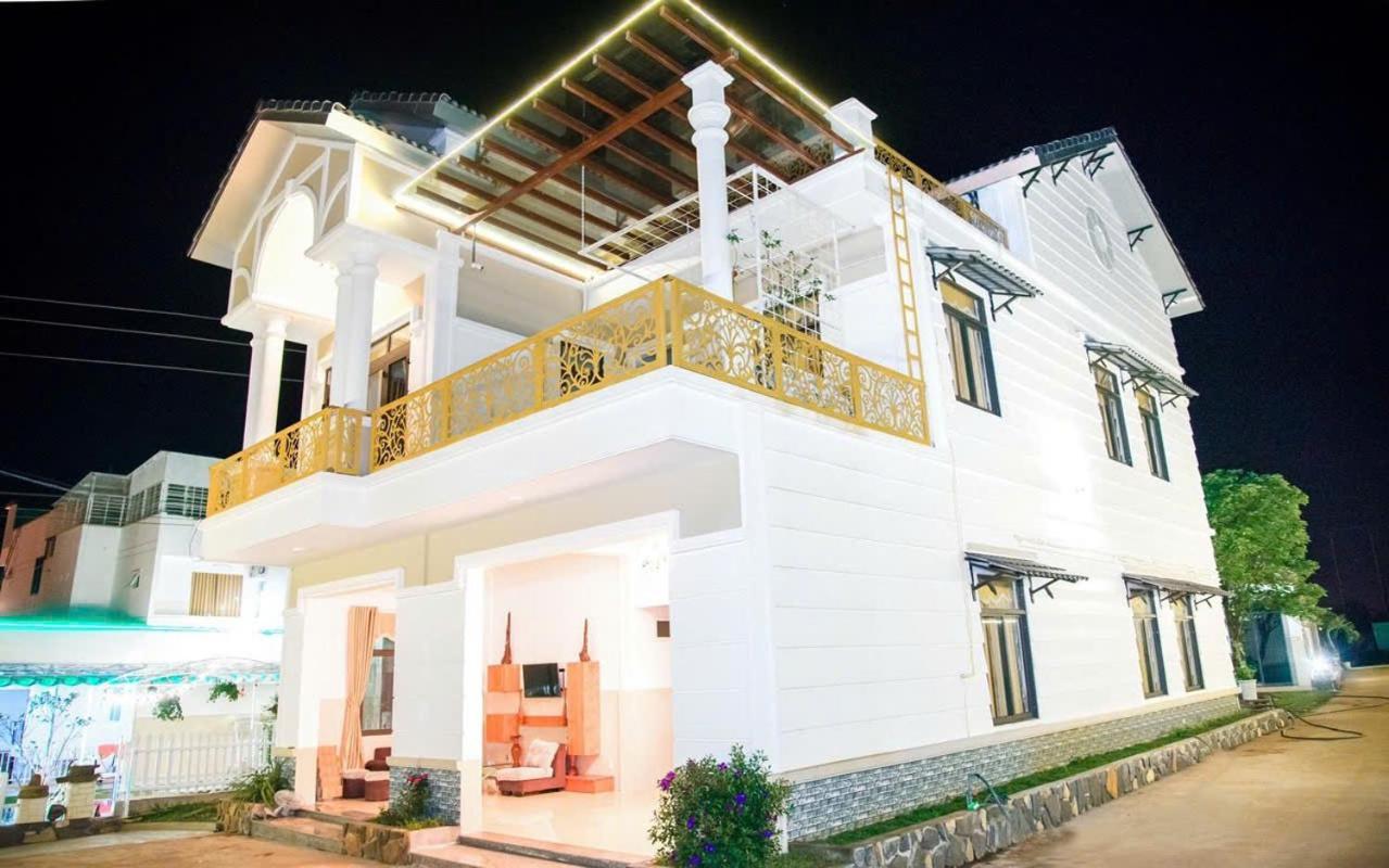 Thu Hien Hotel Pleiku - By Bay Luxury Plei Holang Экстерьер фото