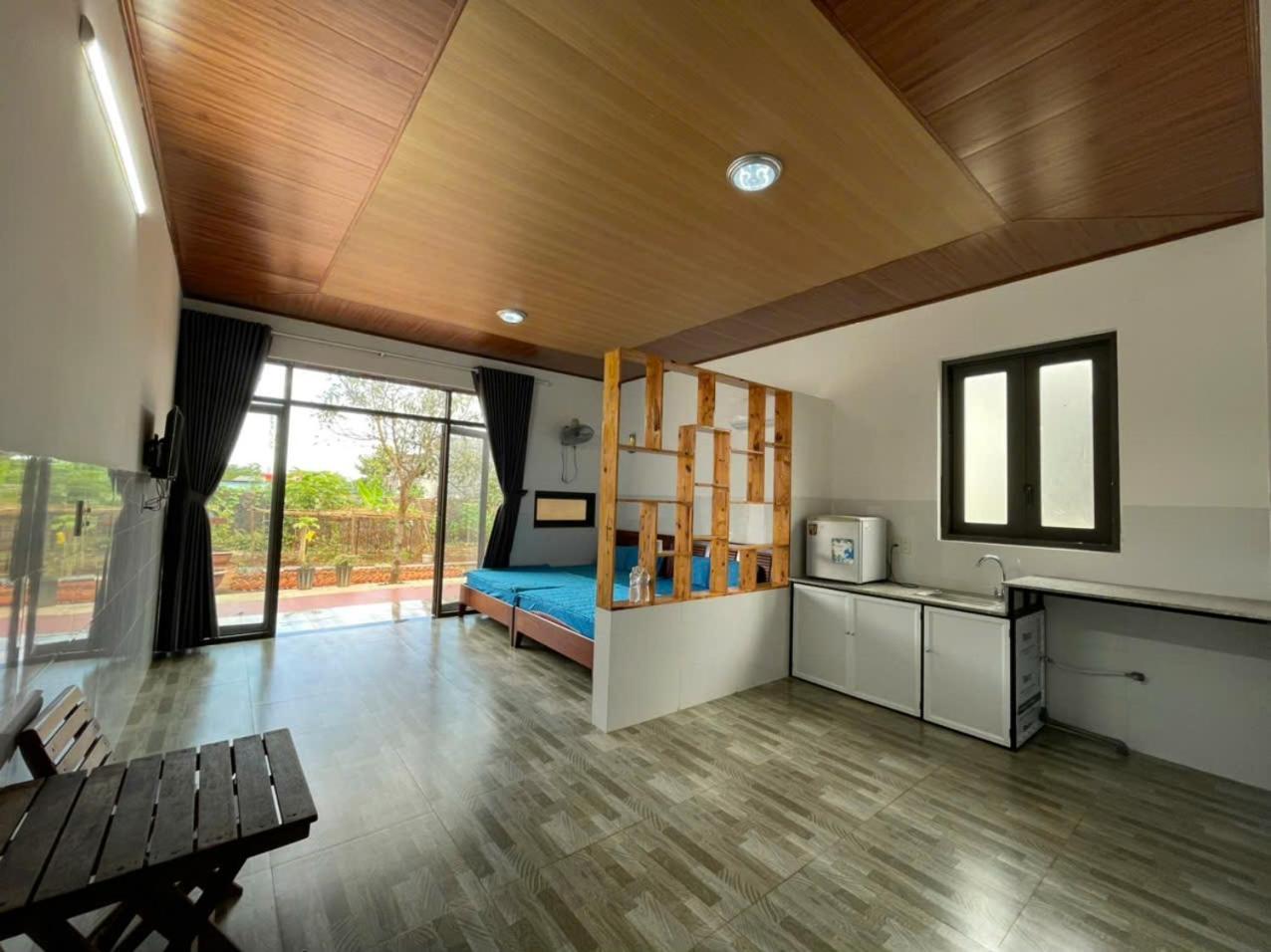 Thu Hien Hotel Pleiku - By Bay Luxury Plei Holang Экстерьер фото