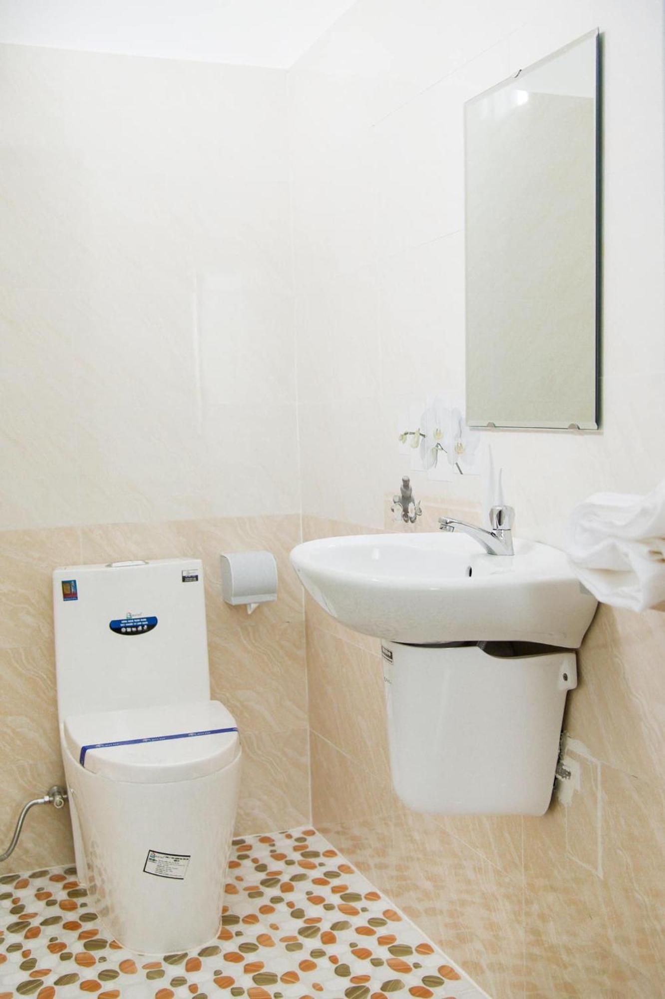 Thu Hien Hotel Pleiku - By Bay Luxury Plei Holang Экстерьер фото