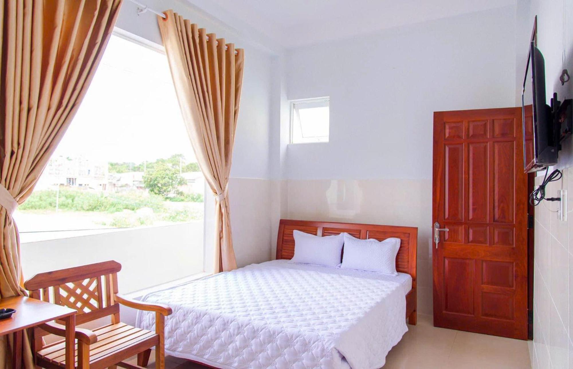Thu Hien Hotel Pleiku - By Bay Luxury Plei Holang Экстерьер фото