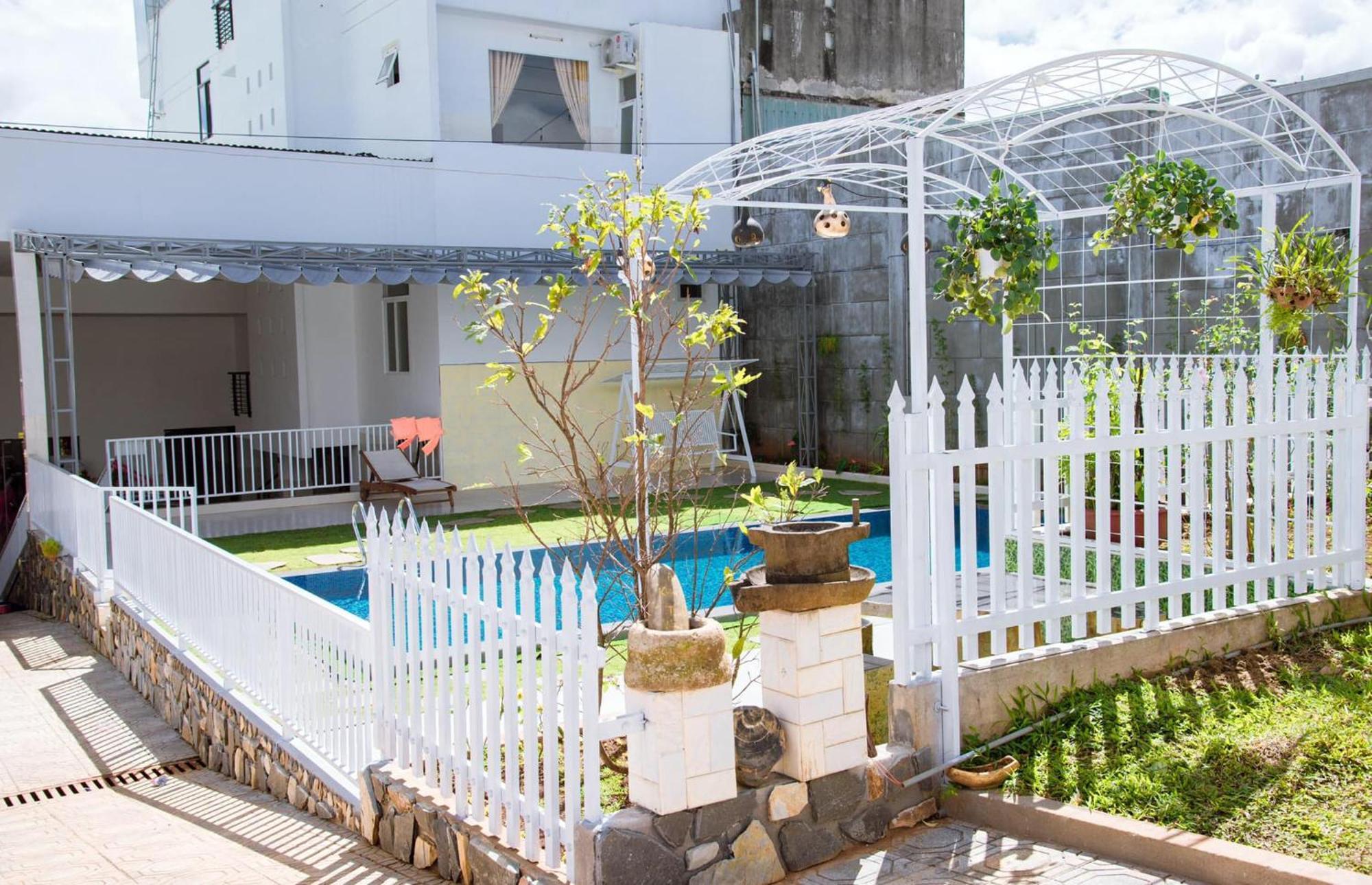 Thu Hien Hotel Pleiku - By Bay Luxury Plei Holang Экстерьер фото